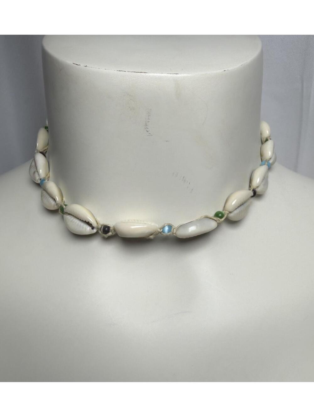 Vintage Cowrie Shell Bead Necklace 17” Y2K Surfer 90s Beach Boho Coastal Hawaii